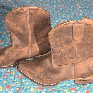 Roper Brown Ankle Boots with Embossed Design